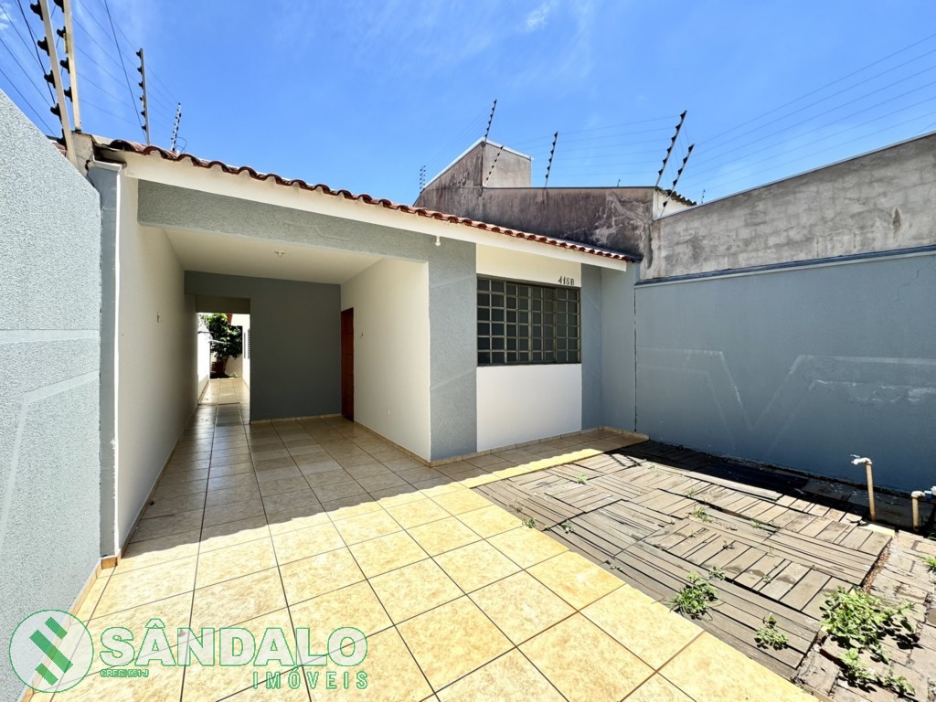 Casa para locacao no Jardim Paris III em Maringa com 150m² por R$ 1.980,00