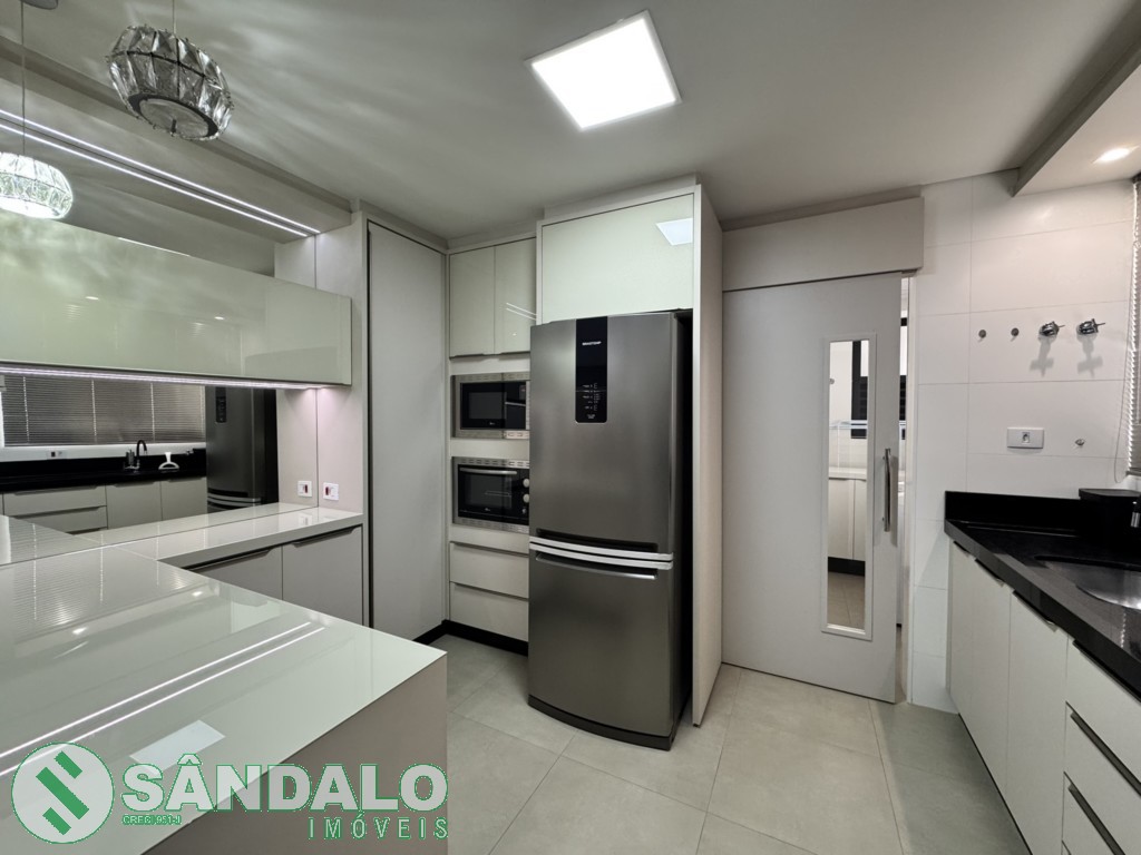 Apartamento para locacao no Zona 07 em Maringa com 169,81m² por R$ 6.050,00