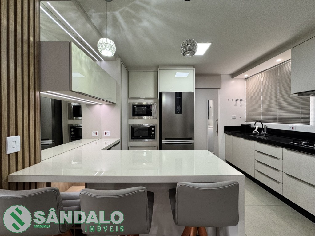Apartamento para locacao no Zona 07 em Maringa com 169,81m² por R$ 6.050,00