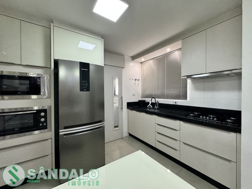 Apartamento para locacao no Zona 07 em Maringa com 169,81m² por R$ 6.050,00