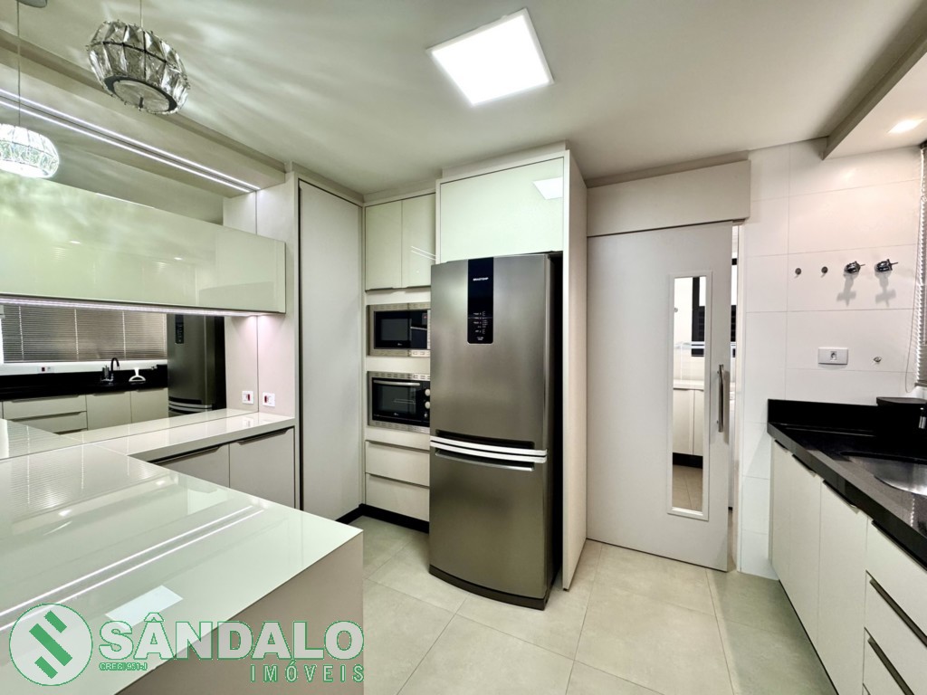 Apartamento para locacao no Zona 07 em Maringa com 169,81m² por R$ 6.050,00