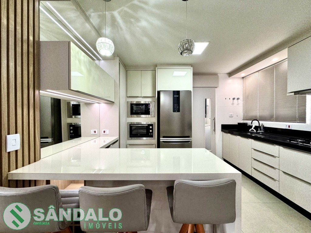 Apartamento para locacao no Zona 07 em Maringa com 169,81m² por R$ 6.050,00