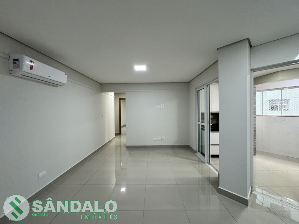 Apartamento para locacao no Zona 07 em Maringa com 0m² por R$ 3.080,00
