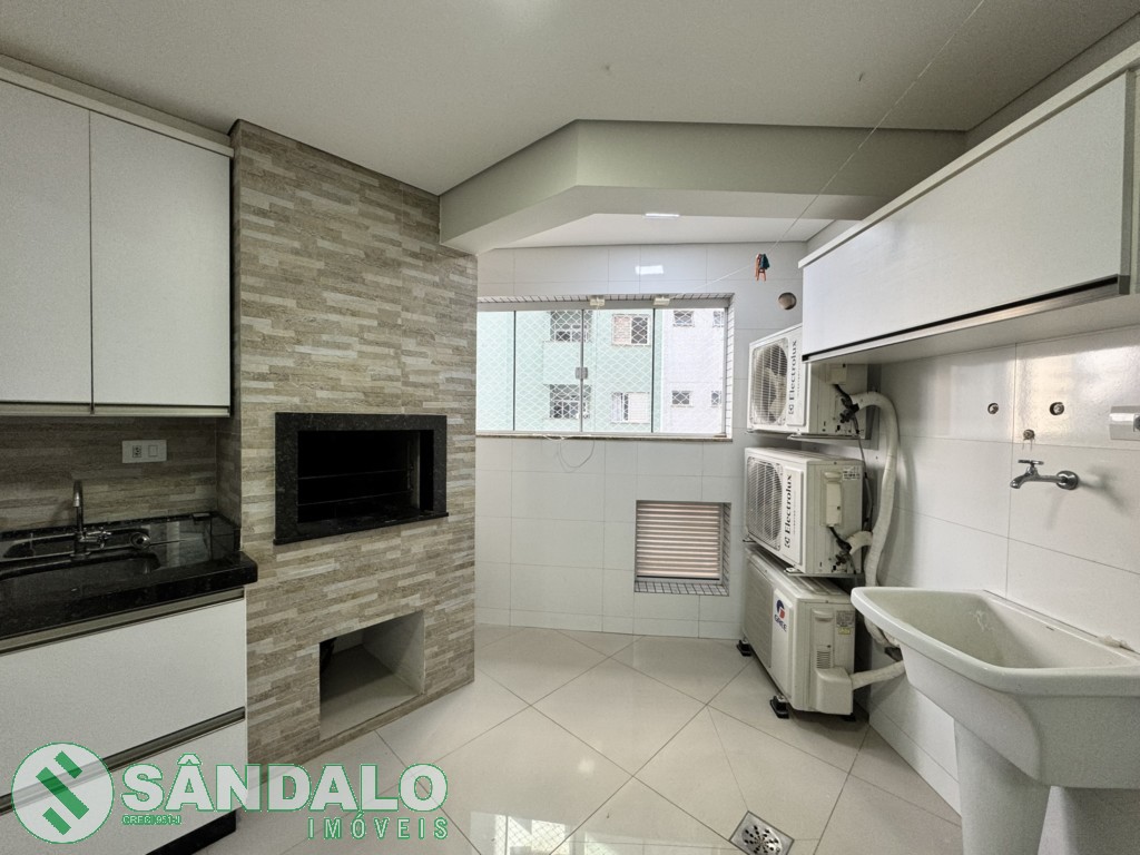 Apartamento para locacao no Zona 07 em Maringa com 0m² por R$ 3.080,00