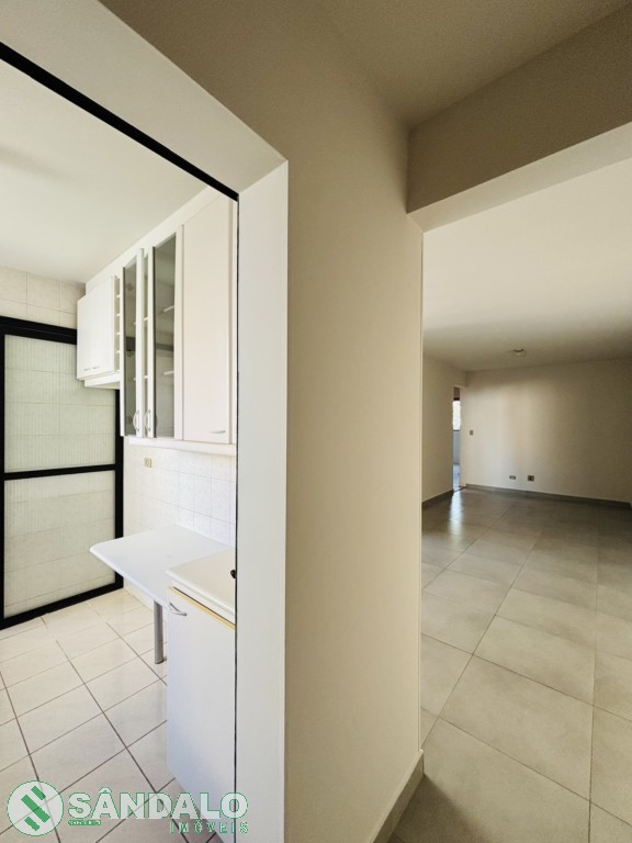 Apartamento para locacao no Zona 07 em Maringa com 139m² por R$ 1.980,00