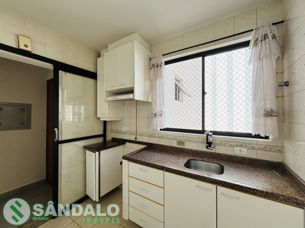 Apartamento para locacao no Zona 07 em Maringa com 139m² por R$ 1.980,00