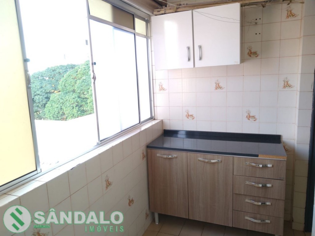 Apartamento para venda no Zona 07 em Maringa com 90,47m² por R$ 182.000,00