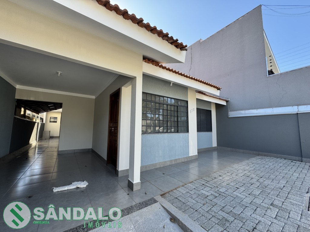 Casa para locacao no Jardim Paris III em Maringa com 360m² por R$ 2.750,00