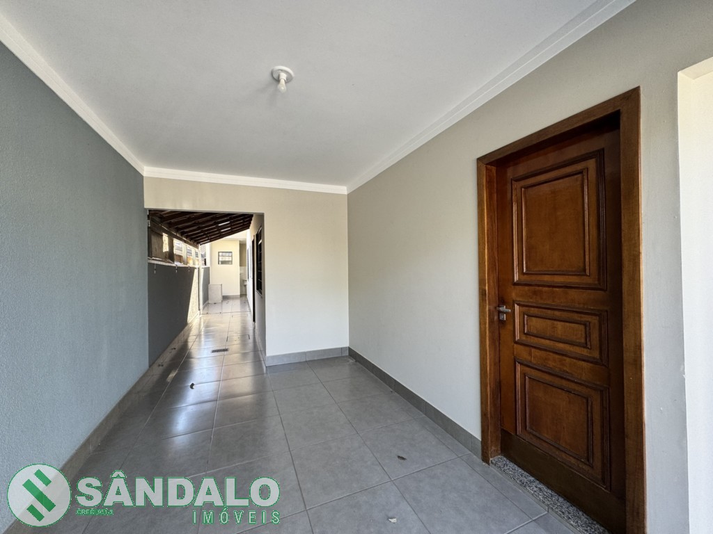 Casa para locacao no Jardim Paris III em Maringa com 360m² por R$ 2.750,00