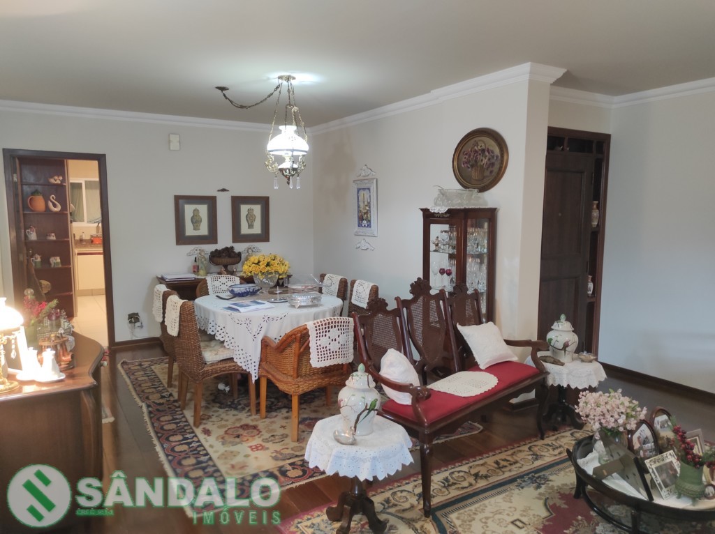 Apartamento para venda no Zona 01 em Maringa com 212,48m² por R$ 595.000,00