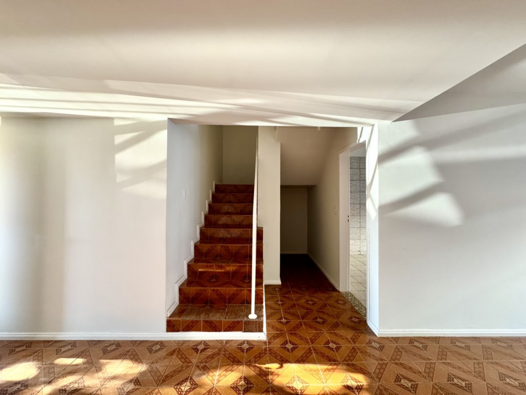 Sobrado para locacao no Jardim Imperial II em Maringa com 162,5m² por R$ 2.530,00