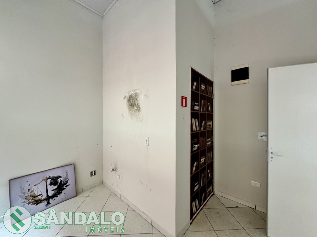 Sala Comercial para locacao no Zona 01 em Maringa com 35,83m² por R$ 2.420,00