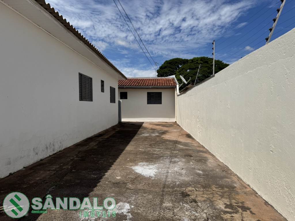 Casa para locacao no Parque Residencial Tuiuti em Maringa com 0m² por R$ 1.045,00