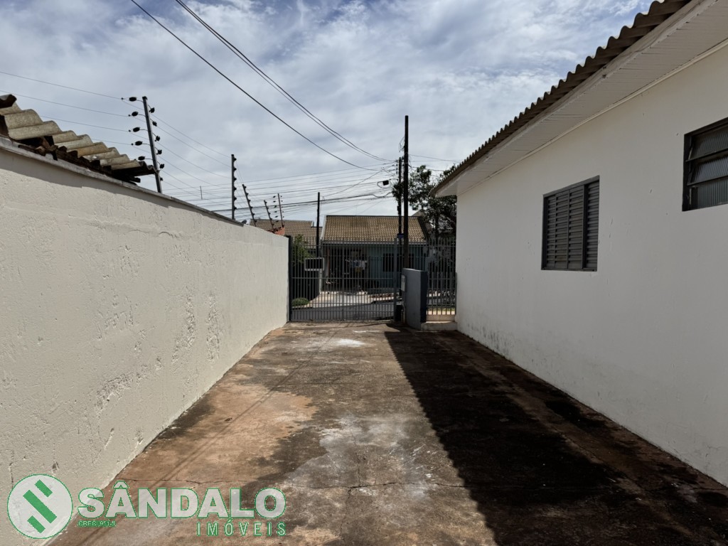Casa para locacao no Parque Residencial Tuiuti em Maringa com 0m² por R$ 1.045,00