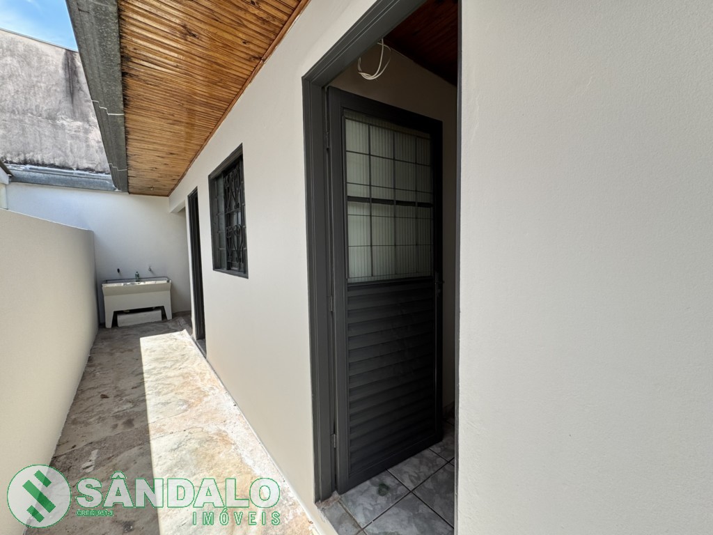 Casa para locacao no Parque Residencial Tuiuti em Maringa com 0m² por R$ 1.045,00