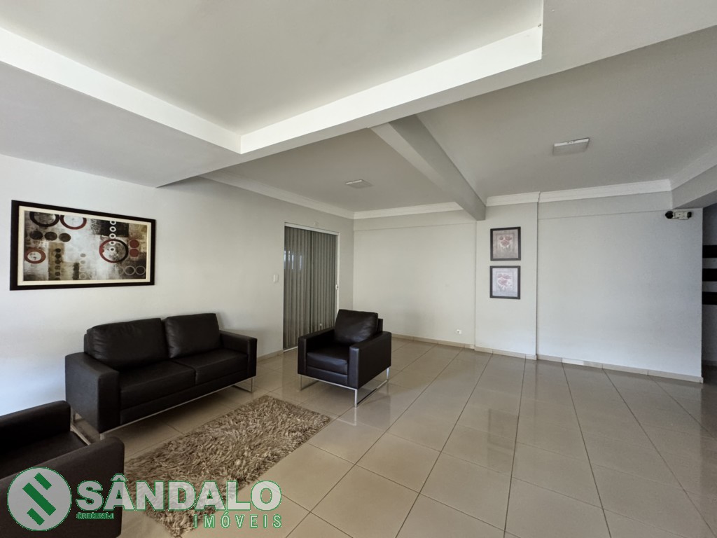 Apartamento para locacao no Zona 07 em Maringa com 0m² por R$ 2.750,00