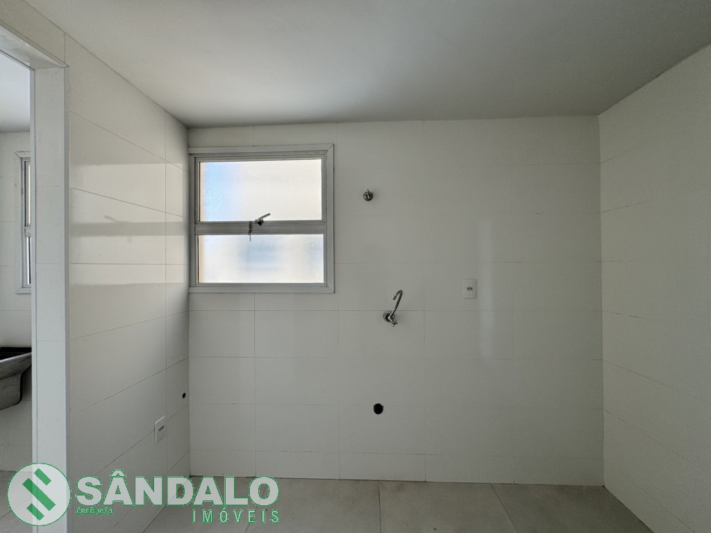 Apartamento para locacao no Zona 03 em Maringa com 75,45m² por R$ 1.540,00