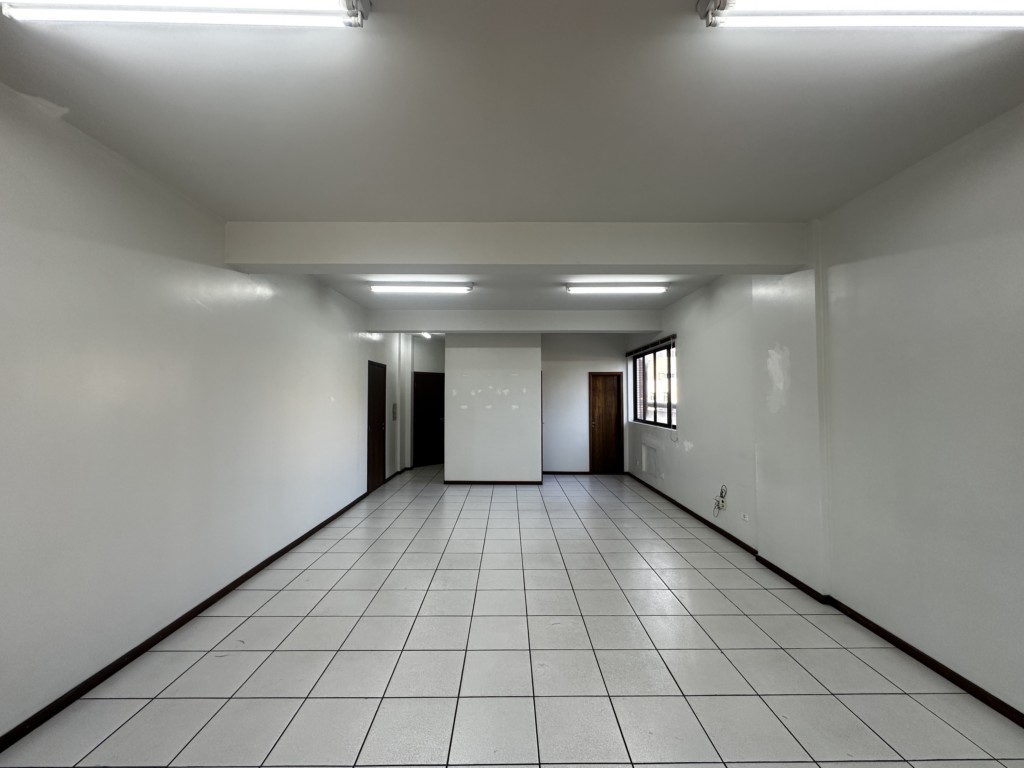 Sala Comercial para locacao no Zona 01 em Maringa com 0m² por R$ 1.430,00