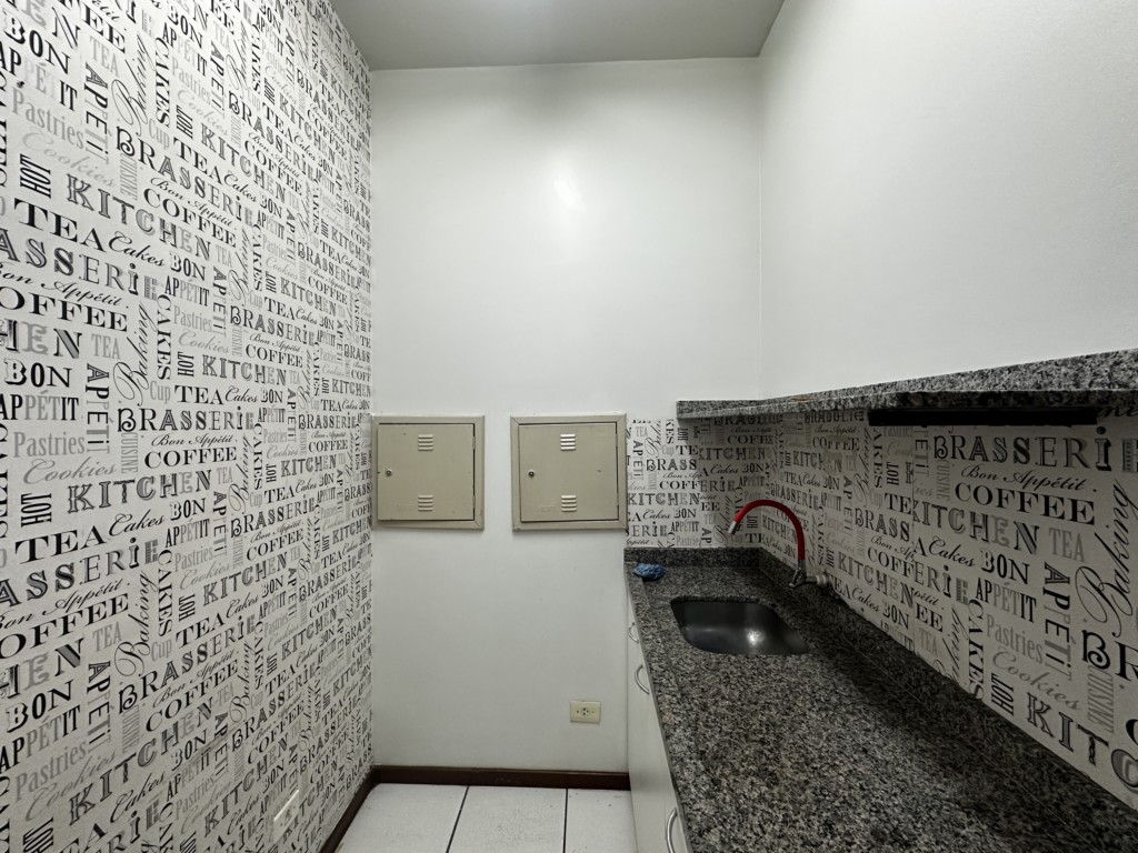 Sala Comercial para locacao no Zona 01 em Maringa com 0m² por R$ 1.430,00