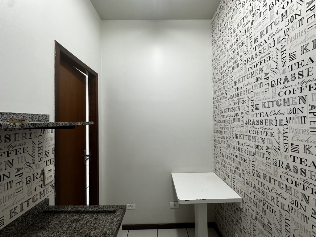 Sala Comercial para locacao no Zona 01 em Maringa com 0m² por R$ 1.430,00