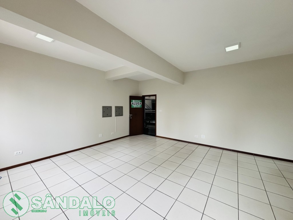 Sala Comercial para locacao no Zona 01 em Maringa com 0m² por R$ 1.320,00