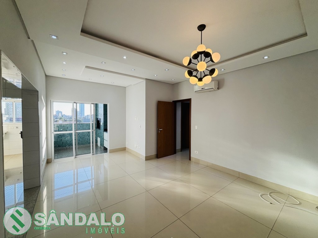 Apartamento para locacao no Zona 07 em Maringa com 181,83m² por R$ 4.400,00