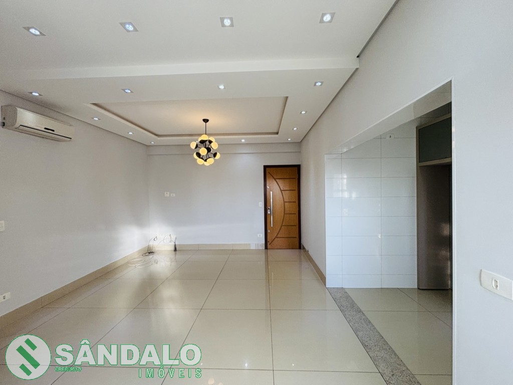 Apartamento para locacao no Zona 07 em Maringa com 181,83m² por R$ 4.400,00