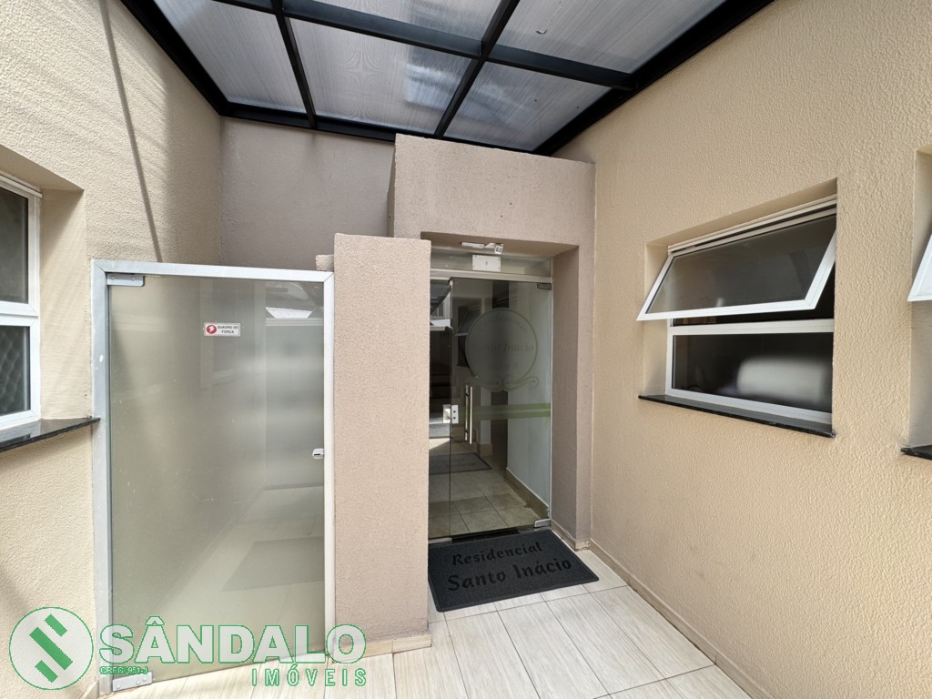 Apartamento para locacao no Zona 03 em Maringa com 88,36m² por R$ 1.760,00