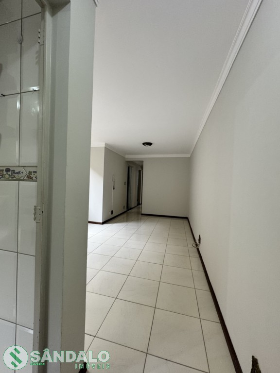 Apartamento para locacao no Zona 03 em Maringa com 88,36m² por R$ 1.760,00