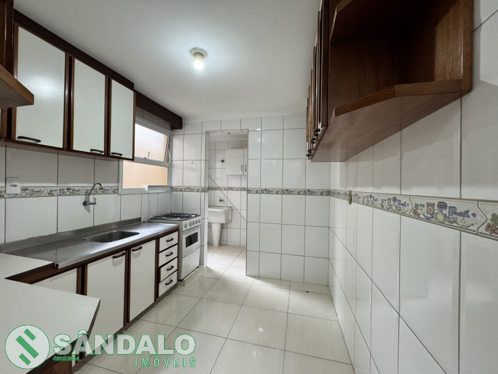 Apartamento para locacao no Zona 03 em Maringa com 88,36m² por R$ 1.760,00