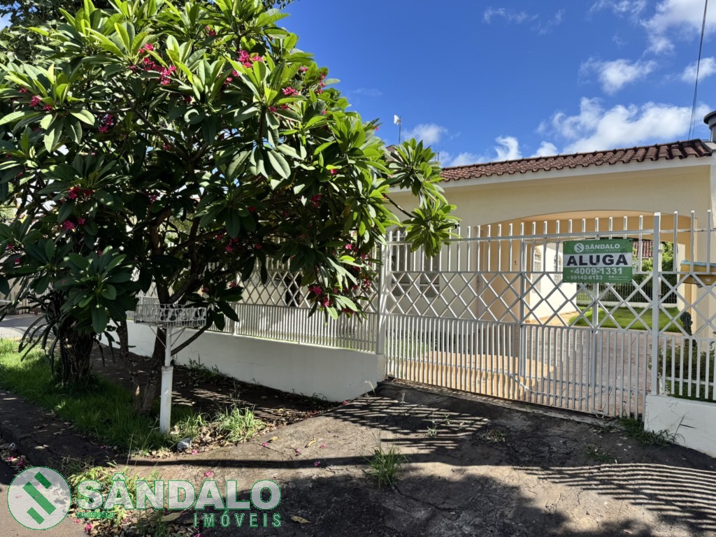Casa para locacao no Conjunto Joao de Barro Porto Seguro em Maringa com 300m² por R$ 2.145,00