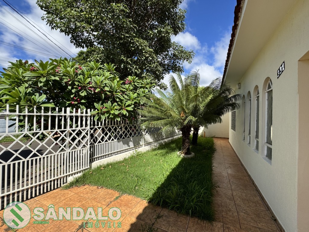 Casa para locacao no Conjunto Joao de Barro Porto Seguro em Maringa com 300m² por R$ 2.145,00