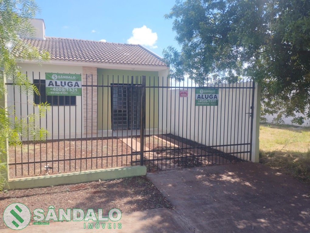 Casa para locacao no Centro em Floresta com 125m² por R$ 825,00