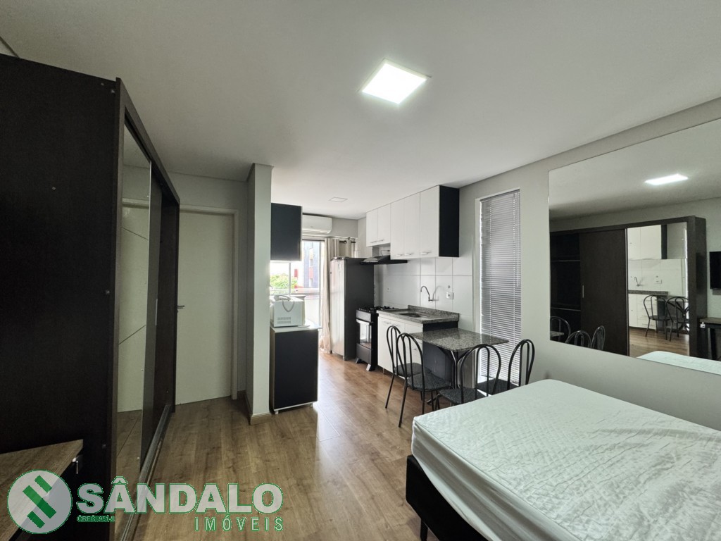 Apartamento para locacao no Zona 08 em Maringa com 45,36m² por R$ 1.870,00