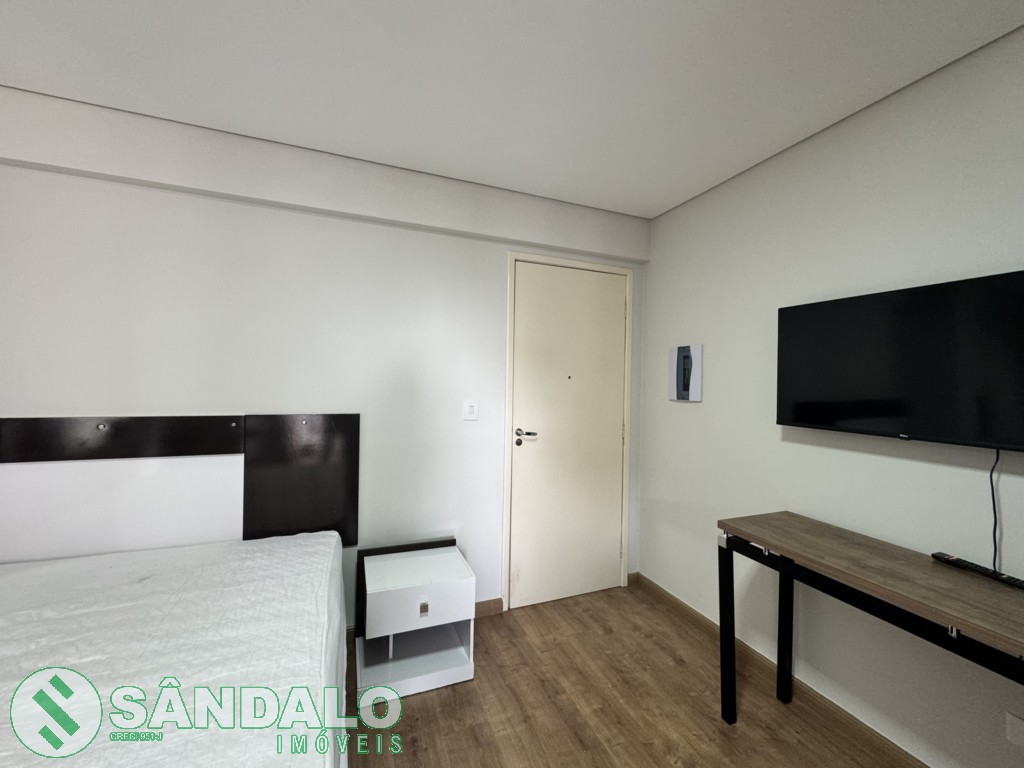 Apartamento para locacao no Zona 08 em Maringa com 45,36m² por R$ 1.870,00