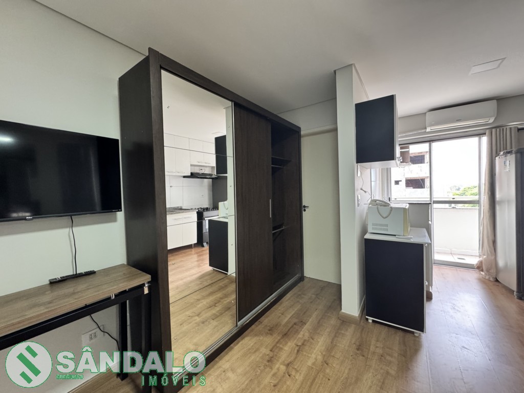 Apartamento para locacao no Zona 08 em Maringa com 45,36m² por R$ 1.870,00