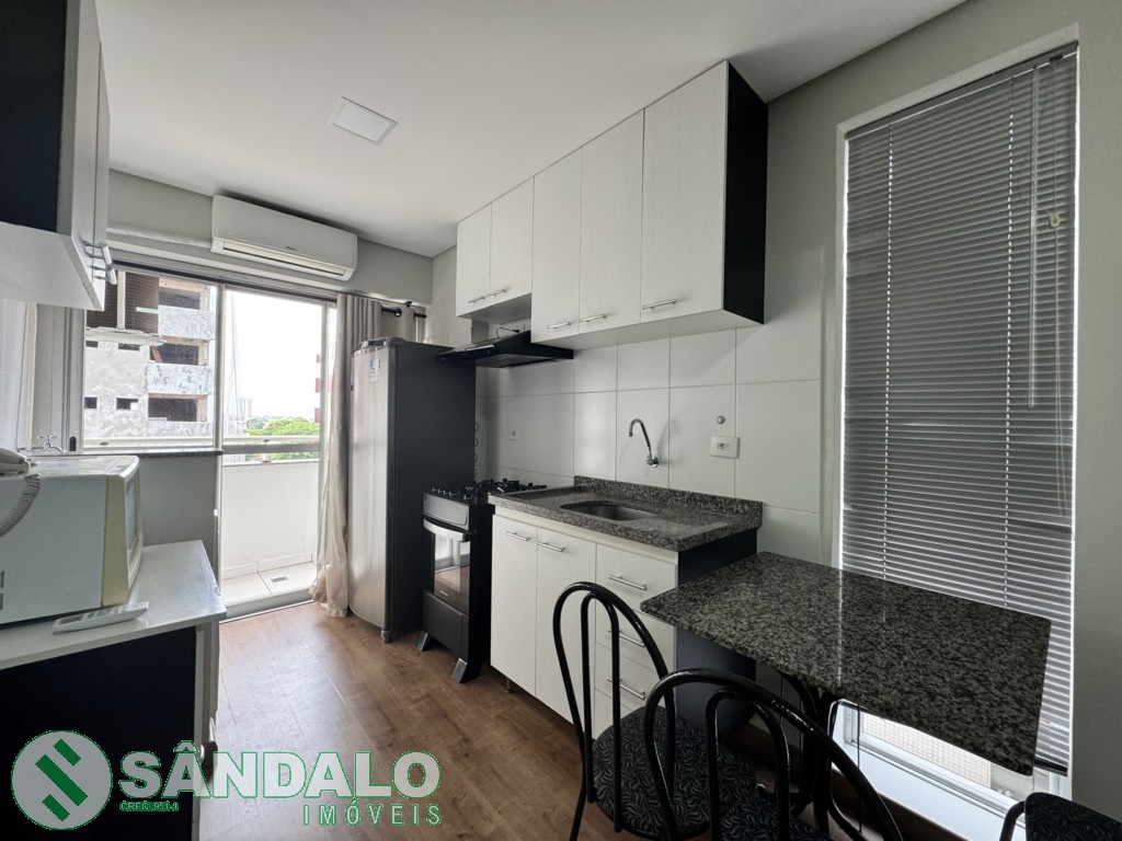 Apartamento para locacao no Zona 08 em Maringa com 45,36m² por R$ 1.870,00