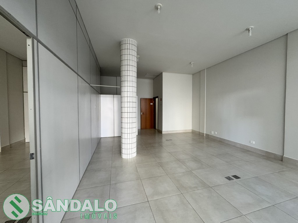 Sala Comercial para locacao no Jardim Tabaete em Maringa com 0m² por R$ 2.860,00
