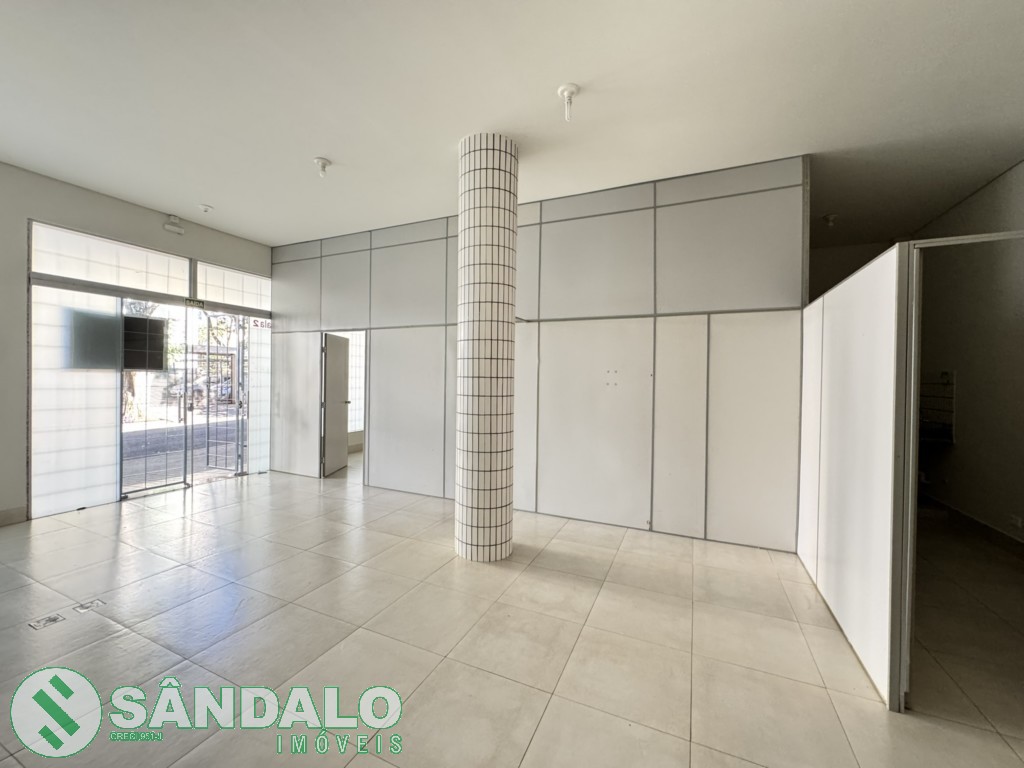 Sala Comercial para locacao no Jardim Tabaete em Maringa com 0m² por R$ 2.860,00