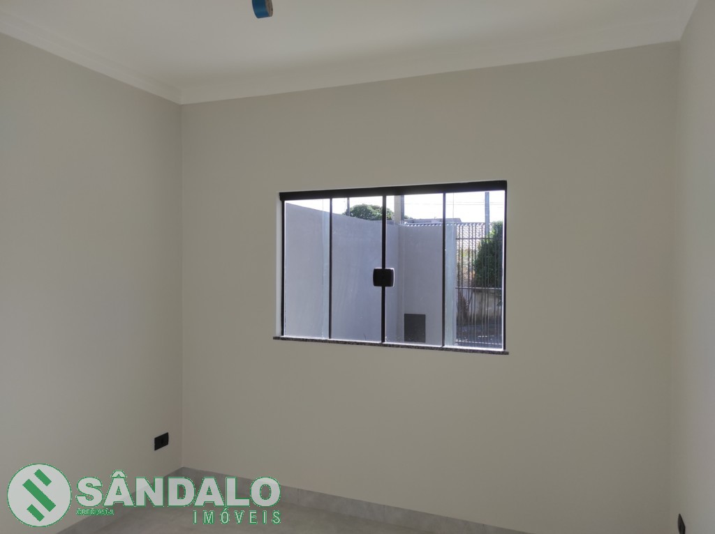 Casa para venda no Conjunto Habitacional Requiao em Maringa com 150m² por R$ 350.000,00