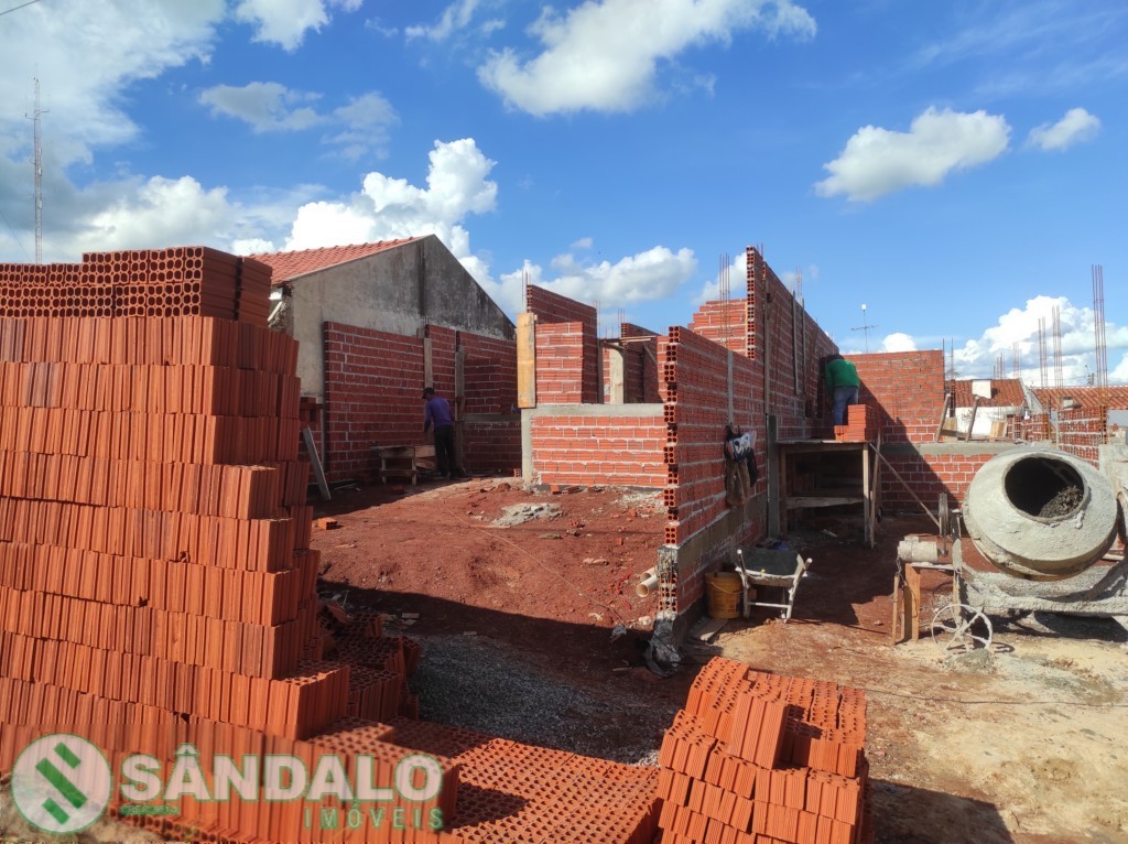 Casa para venda no Conjunto Habitacional Requiao em Maringa com 150m² por R$ 340.000,00