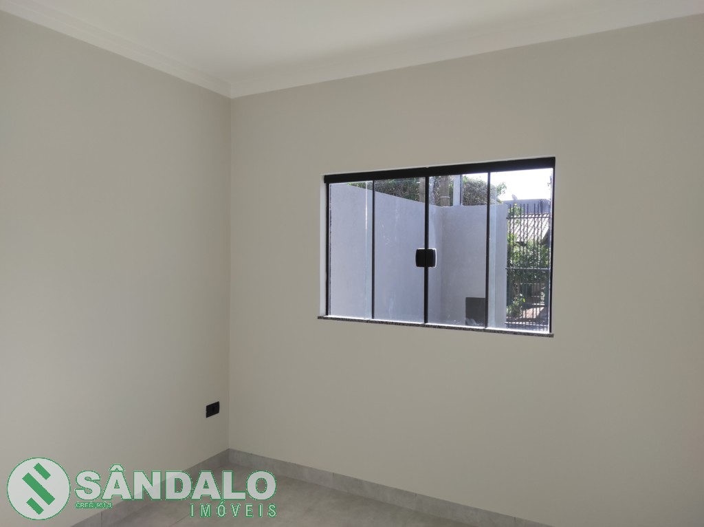 Casa para venda no Conjunto Habitacional Requiao em Maringa com 150m² por R$ 350.000,00