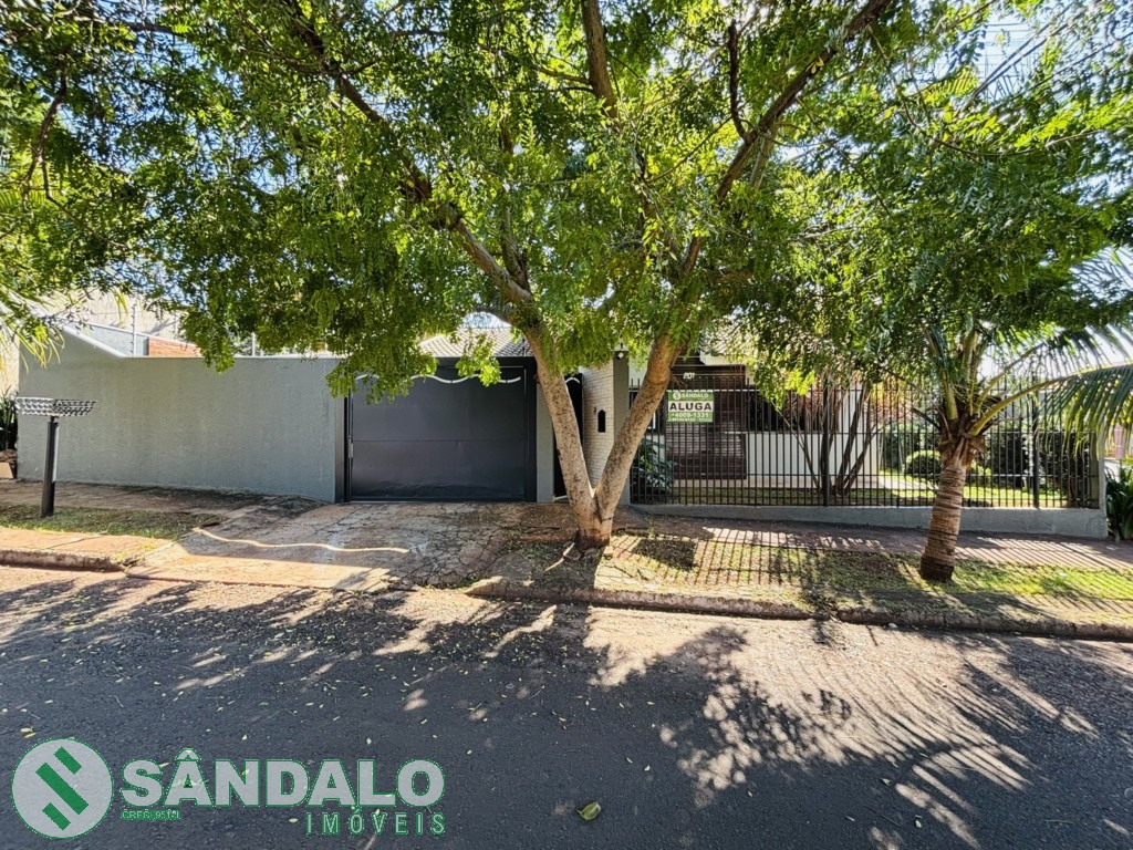 Casa para locacao no Loteamento Madrid em Maringa com 237,5m² por R$ 3.850,00