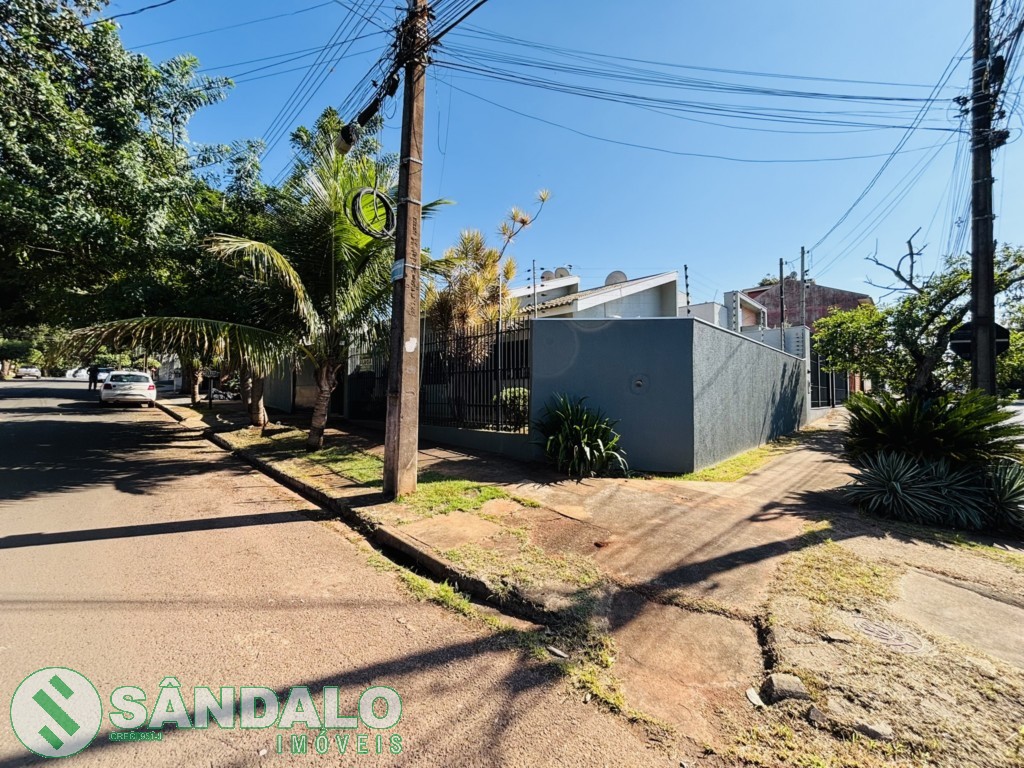 Casa para locacao no Loteamento Madrid em Maringa com 237,5m² por R$ 3.850,00