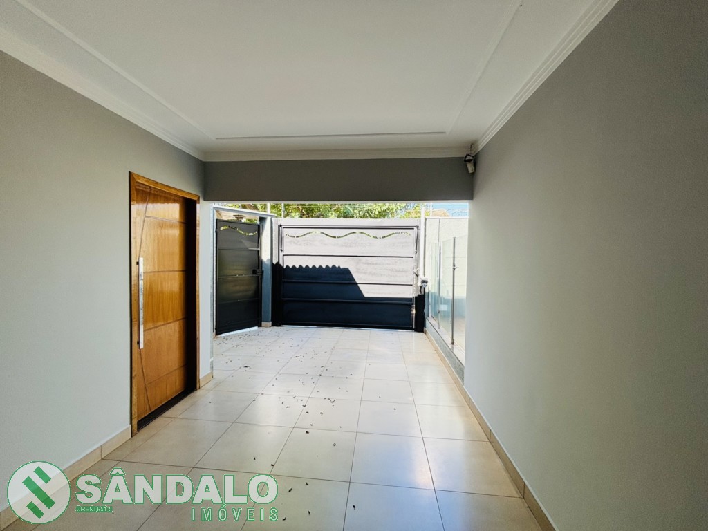 Casa para locacao no Loteamento Madrid em Maringa com 237,5m² por R$ 3.850,00