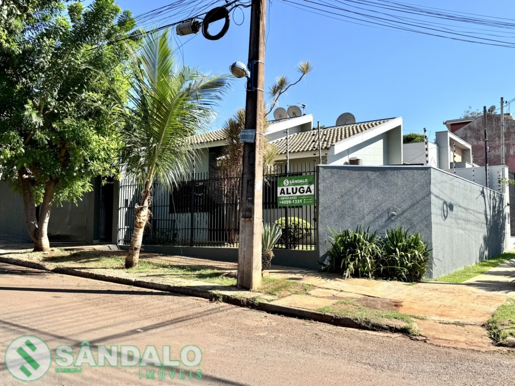 Casa para locacao no Loteamento Madrid em Maringa com 237,5m² por R$ 3.850,00