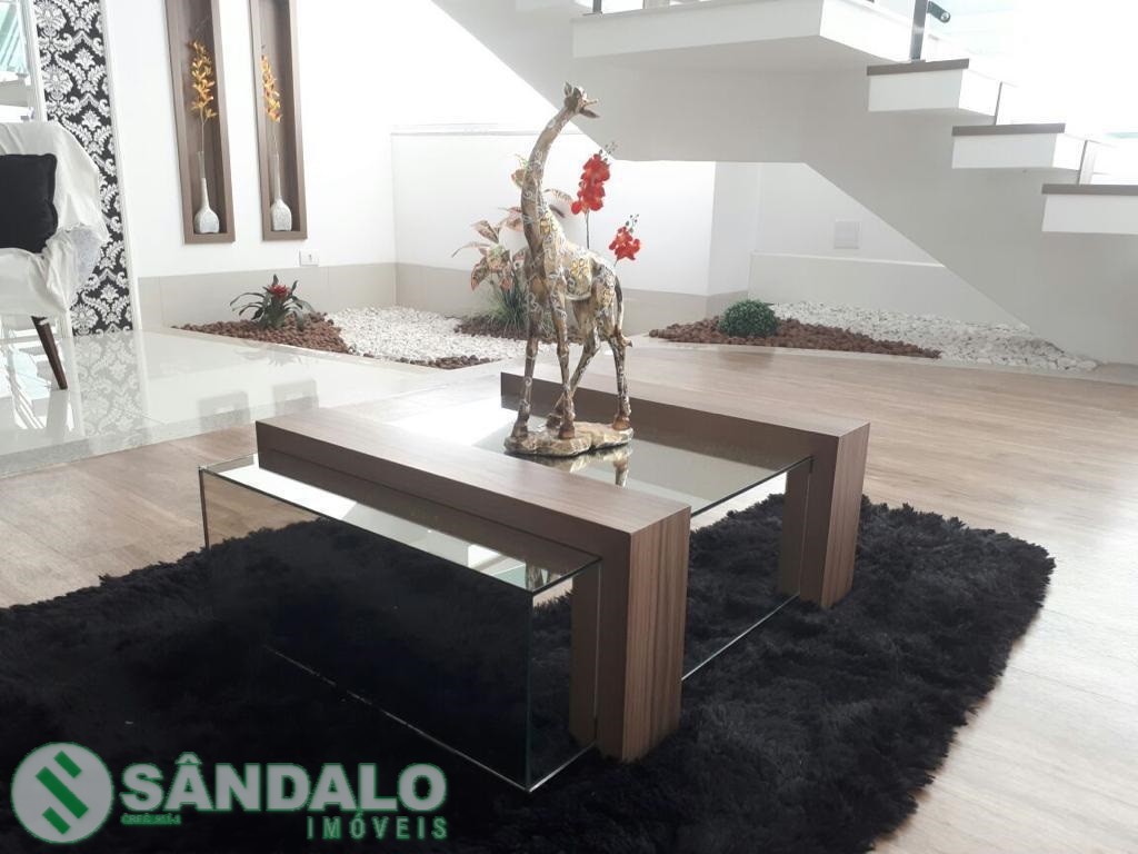 Sobrado para venda no Jardim Monte Rei em Maringa com 230m² por R$ 1.300.000,00