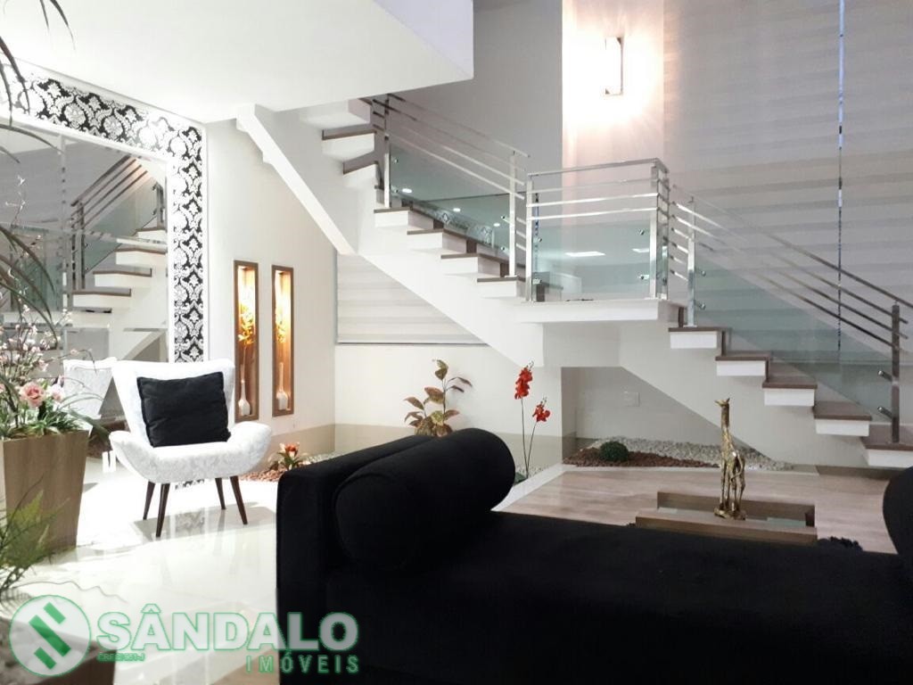 Sobrado para venda no Jardim Monte Rei em Maringa com 230m² por R$ 1.300.000,00