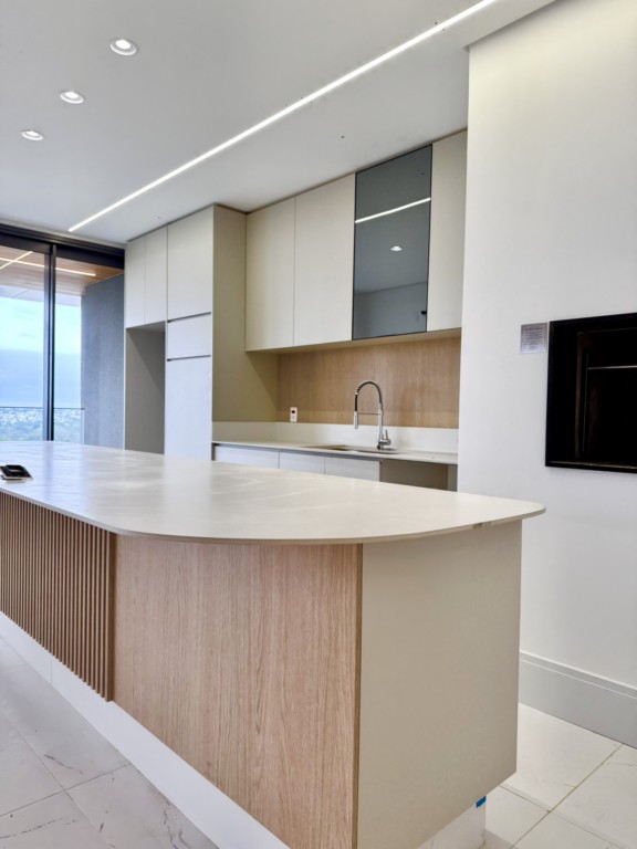 Apartamento para locacao no Zona 01 em Maringa com 398,66m² por R$ 16.500,00