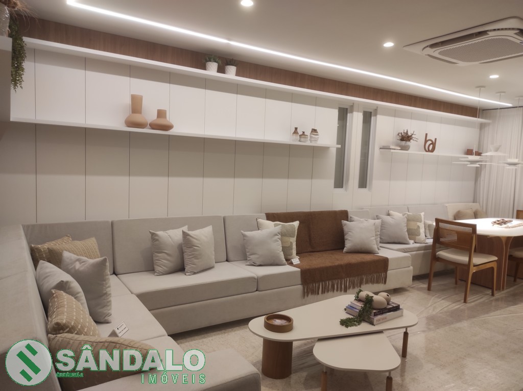 Apartamento para venda no Zona 07 em Maringa com 216,95m² por R$ 198.000,00